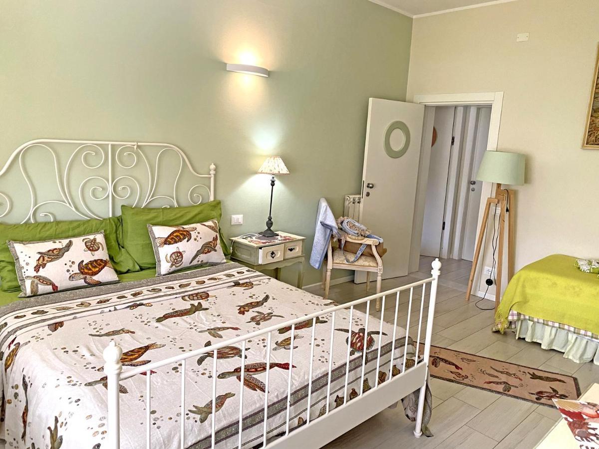 B&B Due Passi Dal Mare Cinquale Dış mekan fotoğraf