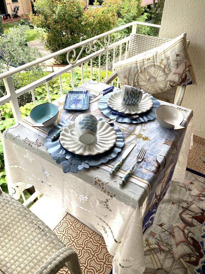 B&B Due Passi Dal Mare Cinquale Dış mekan fotoğraf