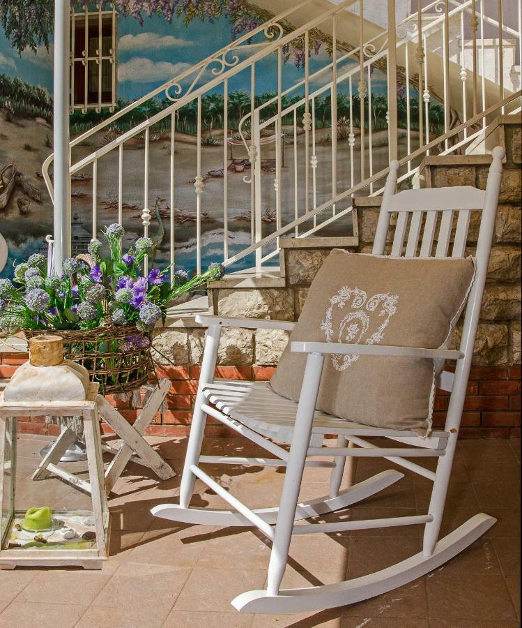 B&B Due Passi Dal Mare Cinquale Dış mekan fotoğraf
