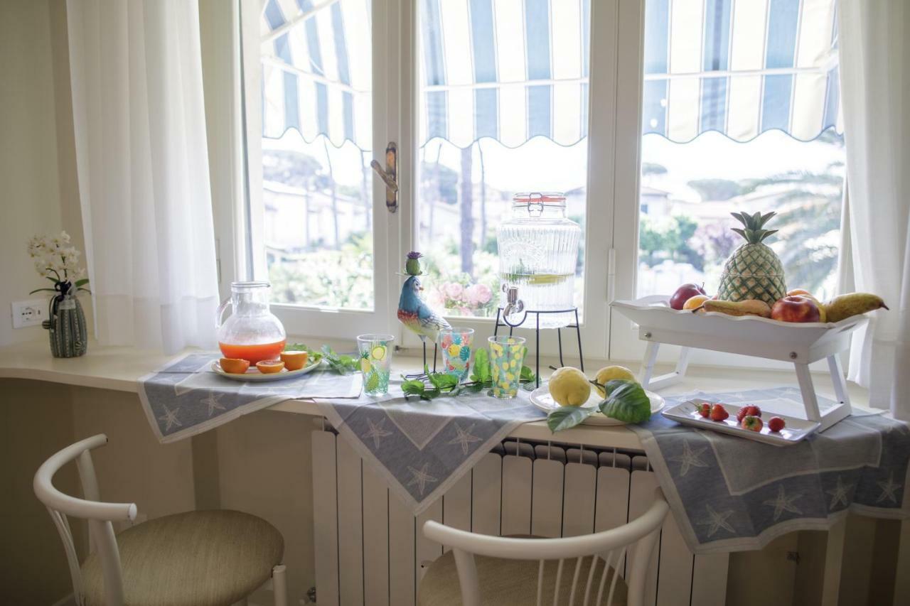B&B Due Passi Dal Mare Cinquale Dış mekan fotoğraf