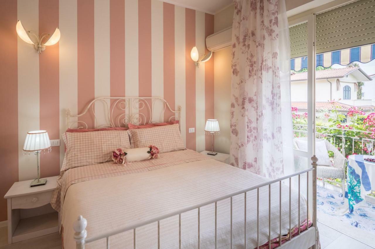B&B Due Passi Dal Mare Cinquale Dış mekan fotoğraf