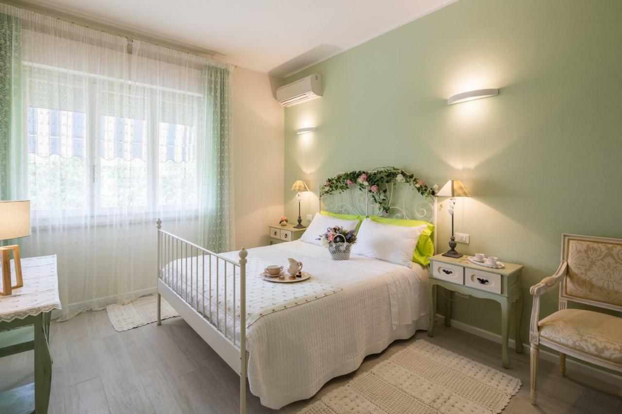 B&B Due Passi Dal Mare Cinquale Dış mekan fotoğraf