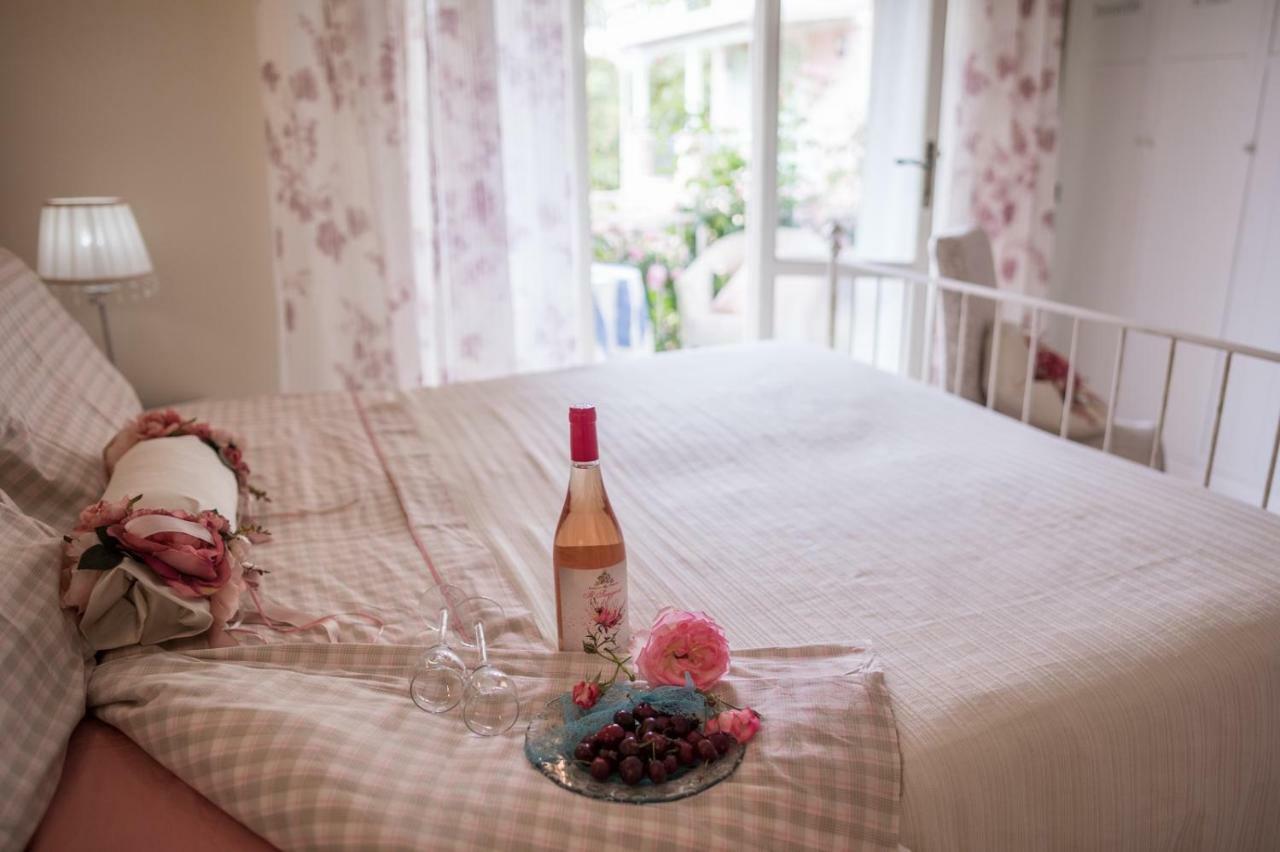 B&B Due Passi Dal Mare Cinquale Dış mekan fotoğraf